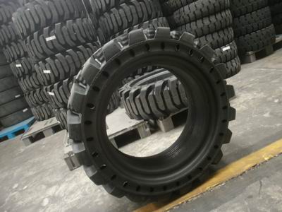 ITL滑移式装载机实心轮胎